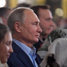 Rusijai švenčiant stačiatikių Kalėdas V. Putinas iššovė iš pabūklo