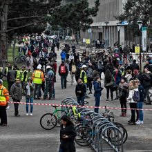 Liono universitete sprogo dujų balionai, yra nukentėjusiųjų