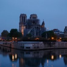 Po gaisro Dievo Motinos katedroje pasaulio vadovai solidarizuojasi su Prancūzija