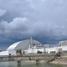 Černobylio reaktoriaus naujasis apsauginis gaubtas oficialiai perduotas Ukrainai