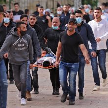 Per naujus susirėmimus Jeruzalėje sužaloti šimtai žmonių