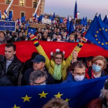 Lenkijoje dešimtys tūkstančių žmonių reiškė palaikymą šalies narystei ES