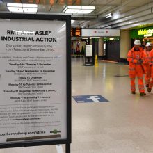 Britanijoje prasidėjo trijų dienų geležinkelininkų streikas