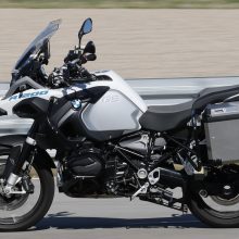 „BMW Motorrad“ pademonstravo autonominį motociklą
