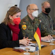 Krašto apsaugos viceministras su Vokietijos ministerijos atstove aptarė saugumo situaciją