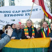 Briuselyje protestuojantys žemdirbiai prašo G. Nausėdos pagalbos