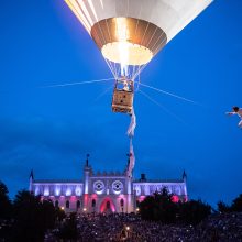 Gatvės teatro festivalis „Spot“: akrobatiniai triukai ir netikėtos erdvės