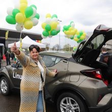 Neregėtos automobilių dalybos: „Iki“ gimtadienio loterijos laimėtojams – 8 visureigių rakteliai