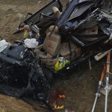 Per lengvojo ir krovininio automobilio avariją žuvo du žmonės
