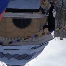 Tibetiečių Naujųjų metų proga – ledo skulptūra