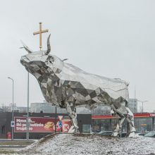 Ties įvažiavimu į Kauną iškilo įspūdingas miesto simbolis – Tauras