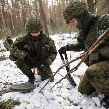 Karo akademijos kariūnai mokosi vadovauti gynybos operacijoms