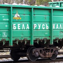 „Latvijos geležinkeliai“ ir ministerija tikina neketiną perimti „Belaruskalij“ trąšų tranzito
