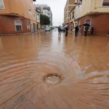 Per smarkių liūčių sukeltą potvynį Katalonijoje žuvo žmogus