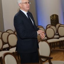 Mokytojai prie Švietimo ministerijos surengė akciją su moliūgais