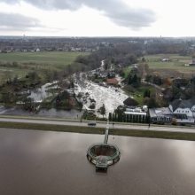 Potvynis pajūryje neslūgsta: Klaipėdoje vanduo kyla lėčiau, Kartenoje situacija stabilizavosi