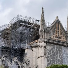 Paryžiaus katedroje bus aukojamos pirmosios mišios po pražūtingo gaisro