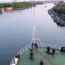 Įspūdinga: laivybos kanalas Gdansko uoste šalia tvirtovės.