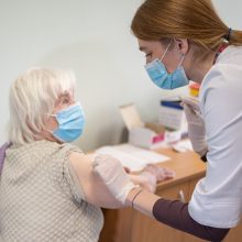 Sostinė kviečia senjorus nuo ketvirtadienio skiepytis „Pfizer-BioNTech“ vakcina