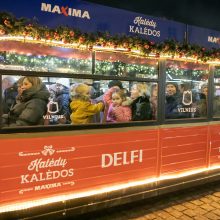 Kalėdų traukinukas jau vingiuoja sostinės gatvėmis