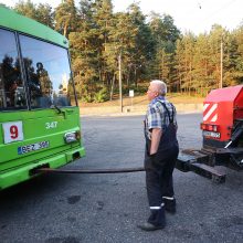 T. Masiulio gatvėje dėl ne vietoje pastatytų automobilių sutriko troleibusų eismas