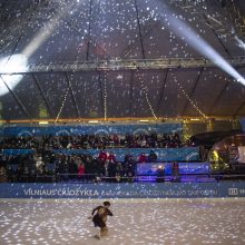 Olimpinis festivalis „Beijing 2022“ atidarytas: D. Montvydas dainomis tirpdė čiuožyklos ledą