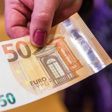 Šiauliuose esančiame bankomate rasta padirbta 50 eurų kupiūra