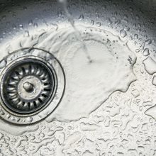 Seimas linkęs drausti vandens tiekėjams jungtis su kitų veiklų įmonėmis
