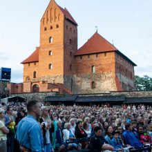 K. Kerbedis užkariavo Trakų pilį: tūkstantinė gerbėjų minia ir užminta intriga