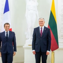 E. Macronas: tikiuosi, kad jaunimas į Europą žiūrės kaip į saugumo garantą