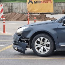Kaune į ligoninę išvežtas su „Citroen“ susidūręs motorolerio vairuotojas
