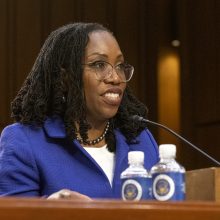 JAV Senatas pradeda pirmos juodaodės teisėjos kandidatūros į AT tvirtinimą