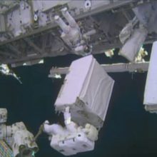 NASA astronautai per Kūčias išėjo į atvirą kosmosą