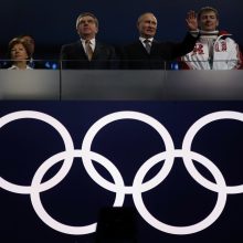 Rusija per olimpiados uždarymą papokštavo dėl neišsiskleidusio olimpinio žiedo