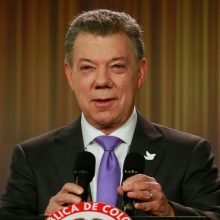 Kolumbijos vyriausybė ir FARC sukilėliai susitarė peržiūrėti taikos sutartį