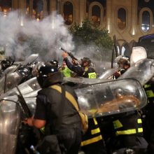 Protestai Tbilisyje virto Gruzijos parlamento šturmu: sužeista per 50 žmonių