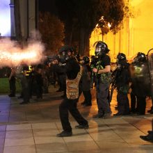 Protestai Tbilisyje virto Gruzijos parlamento šturmu: sužeista per 50 žmonių