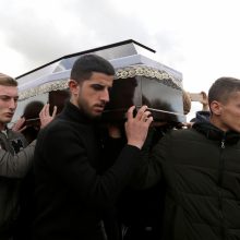 Albanijoje surengtos žemės drebėjimo aukų grupinės laidotuvės