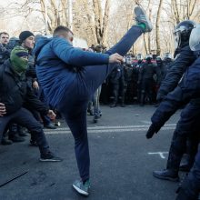 Kijeve protestuotojams susirėmus su policija sužeisti 19 žmonių