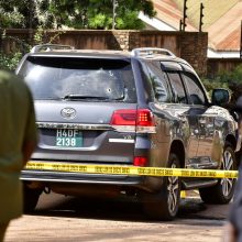 Ugandoje per pasikėsinimą nužudyti sužeistas ministras, jo duktė žuvo