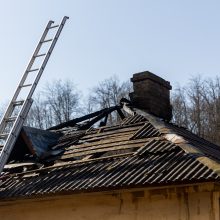 Vilniaus rajone po gaisro rastas apdegusio vyro kūnas su durtine žaizda