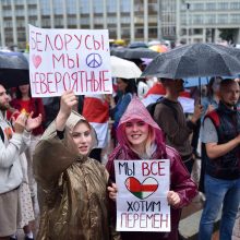 Apie tūkstantis S. Cichanouskajos šalininkų susirinko Minsko centre 