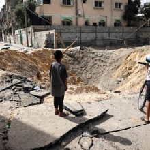 UNRWA: 800 tūkst. žmonių „priversti bėgti“ iš Rafacho nuo Izraelio operacijos pradžios