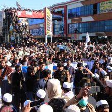 Šimtai afganistaniečių protestavo prieš Korano sudeginimą Švedijoje
