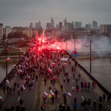 Lenkijoje per Nepriklausomybės dienos eiseną ultradešinieji susirėmė su policija