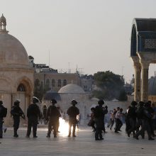 Jeruzalės šventykloje susirėmė Izraelio policininkai ir palestiniečiai