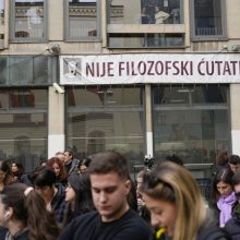 Belgrade protestuodami prieš rinkimų rezultatus aktyvistai paskelbė apie blokados planus