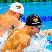 Lietuvos plaukikams estafetės varžybos baigėsi diskvalifikacija