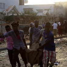 Sprogimų Somalio sostinėje aukų skaičius išaugo iki 30 žmonių