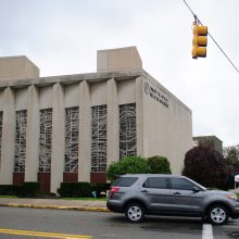 Šaudynes Pitsburgo sinagogoje surengęs R. Bowersas atsisako pripažinti kaltę